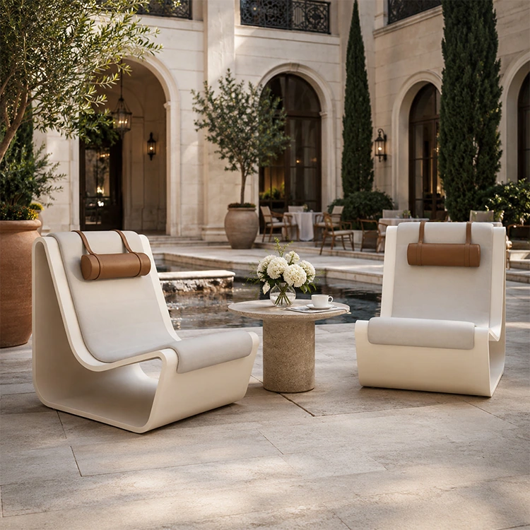 Curve FRP Outdoor Lounge Chair